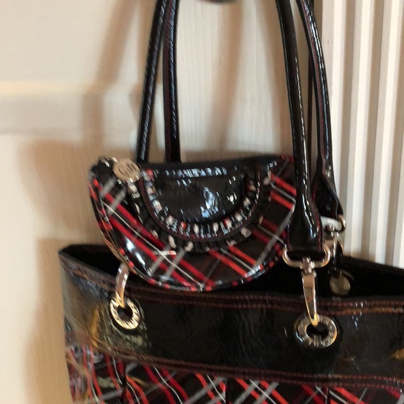 Vera Bradley Frill with pouch included - Picture 5 of 10